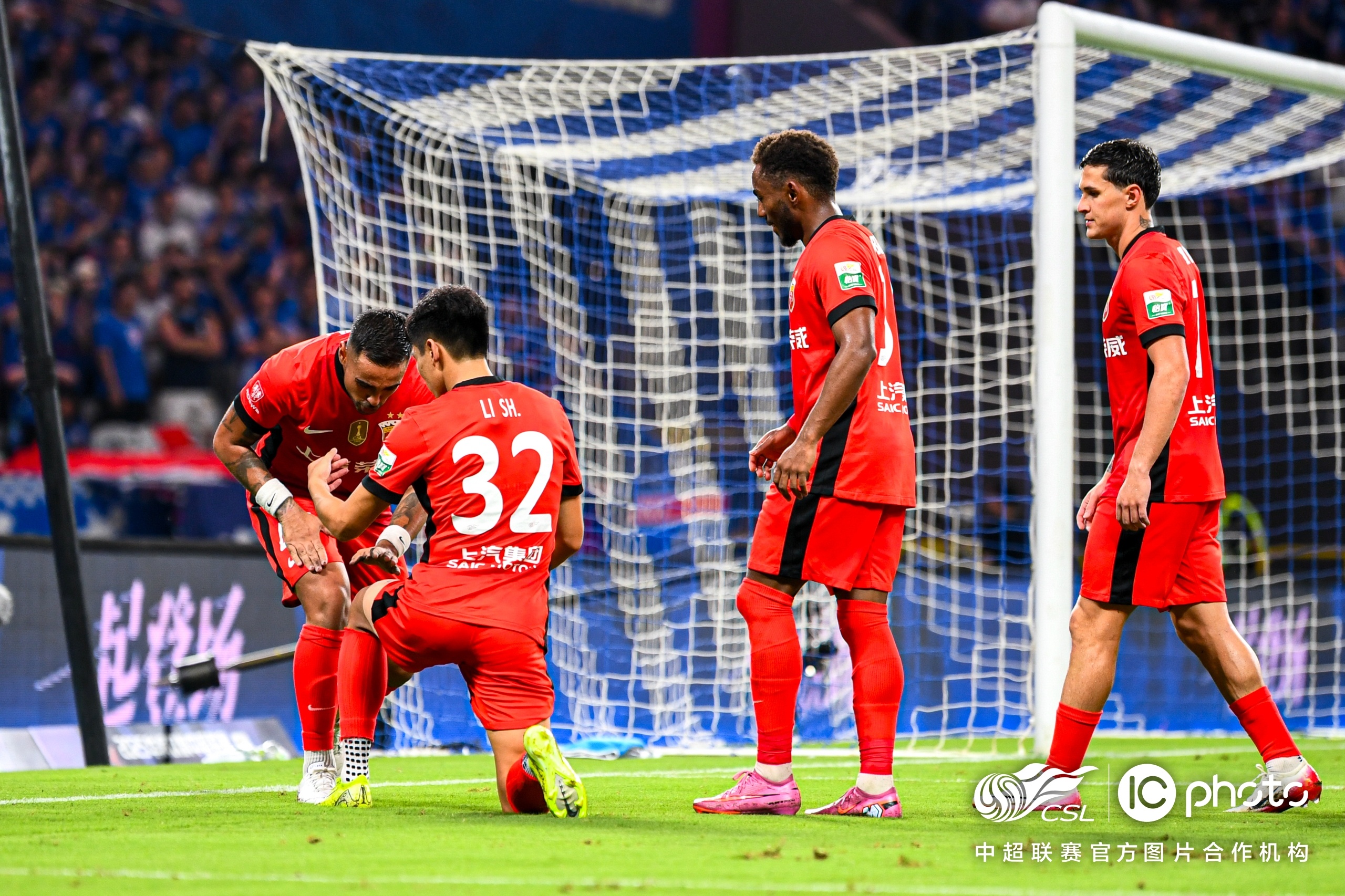 阿尔滨队将与上海绿地申花在顶级比赛中对抗