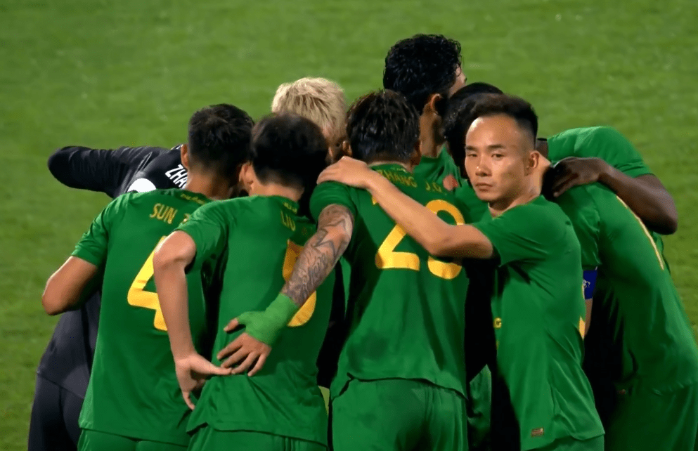 包含山东队在客场对阵青岛康城队，决战一触即发的词条